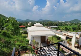 Aura Gold Resort has Balcony rooms