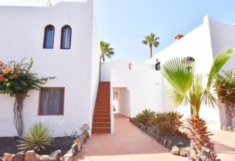 Book Jet - Oasis Pool View Apartment has Balcony rooms