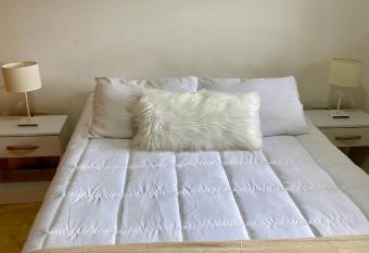 Amplio departamento c  ntrico allows 18 year olds to book a room