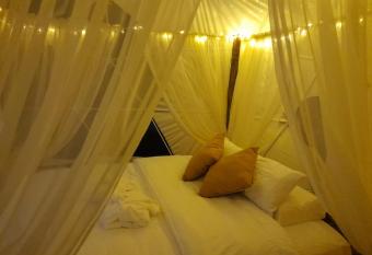 IslaMonta  a Glamping has Balcony rooms