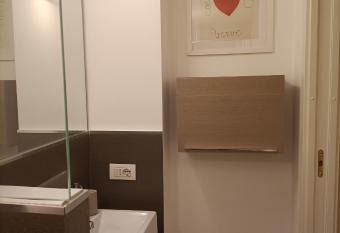 BE MY GUEST charme e relax in citta  alta allows 18 year olds to book a room