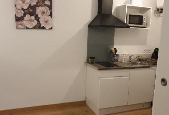 Studio Maillol centre historique Perpignan allows 18 year olds to book a room