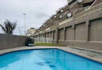 Isikhulu.53-55 North beach ,Umdloti. KwaZulu-Natal has Balcony rooms