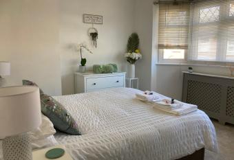 Henley Town Rooms has Balcony rooms