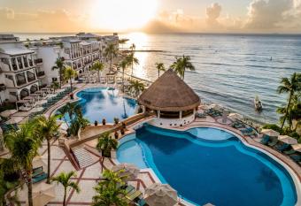 Wyndham Alltra Playa del Carmen Adults Only All Inclusive allows 18 year olds to book a room