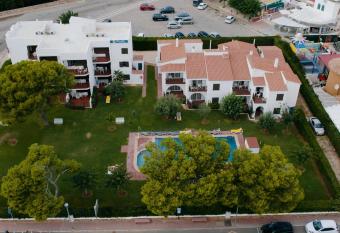 SOL Y MAR has Balcony rooms