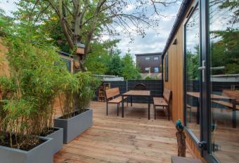 Iguana - Das Tiny Haus am Reptilienzoo Reptilium allows 18 year olds to book a room