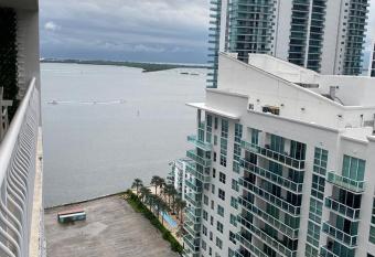 Two Bedroom Oceanview Apartment in Brickell has rooms with a private hot tub