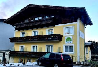 Fr  hst  ckspension Klein und Fein has Balcony rooms