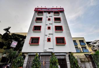 Collection O 83383 Om Shanti Palace allows 18 year olds to book a room