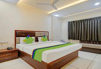 Treebo Trend Jayshree Palace C21 Business Park allows 18 year olds to book a room