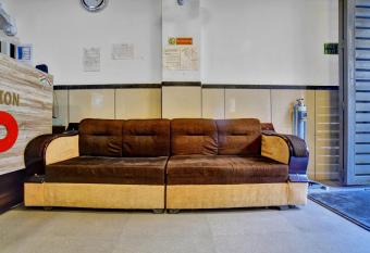 Collection O 83296 Hotel Sr Palace allows 18 year olds to book a room