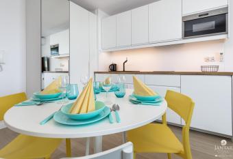 JANTAR APARTAMENTY Posesja Kapita  ska has Balcony rooms