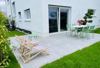 Ammersee Haus in Haus,wundersch  ne Designerferienwohung mit Garten allows 18 year olds to book a room