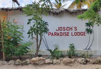 Josch   s Paradise has Balcony rooms