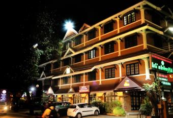 Kovilakam Residency allows 18 year olds to book a room