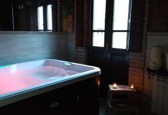 La Currada allows 18 year olds to book a room