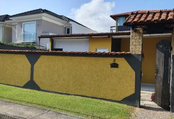 PraiaseTrilhas allows 18 year olds to book a room