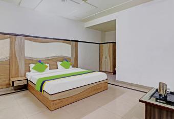 Hotel G B Palace has Balcony rooms