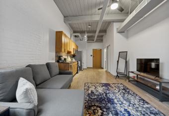 Brooklyn Style Studio Loft minutes from FirstEnergy Stadium 310 allows 18 year olds to book a room
