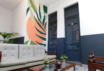 Hostal Vampay   allows 18 year olds to book a room