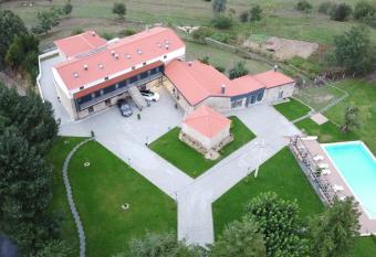 Alqueiturismo - Casas de Campo allows 18 year olds to book a room