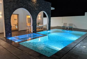 Villa diamant - Ethic Village Djerba allows 18 year olds to book a room