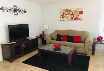 Luxury Stay at modern house allows 18 year olds to book a room