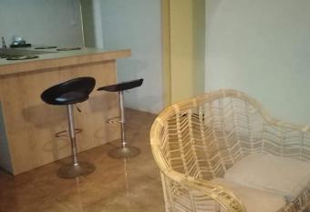   toile L has Balcony rooms