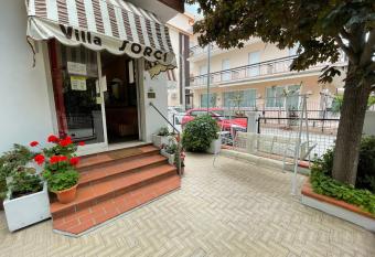 Hotel Villa Sorci allows 18 year olds to book a room