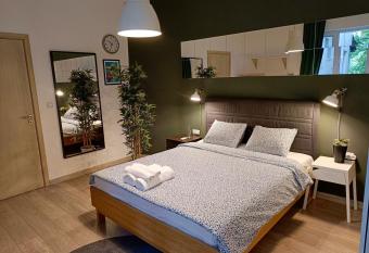 Newly Refurbished Apartment in the City Center allows 18 year olds to book a room