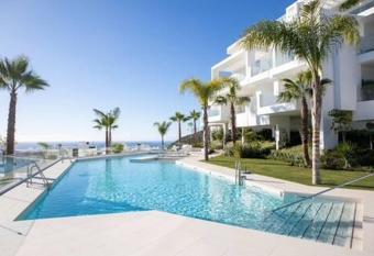 Luxury aparment in Palo Alto, Marbella. has Balcony rooms