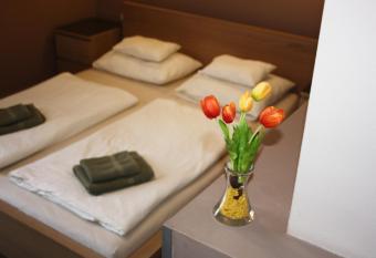 Polus Pension has Balcony rooms