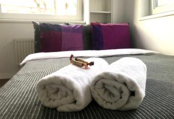 Blue River - ul Ciepla - near PKP and aquapark has Balcony rooms