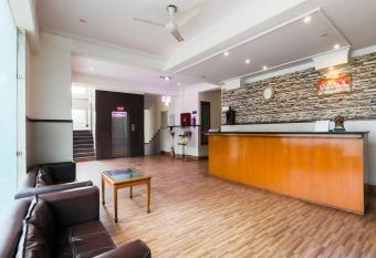 Imperial Banquet & Hotel has Balcony rooms