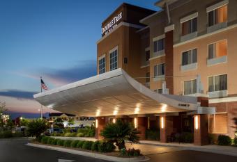 DoubleTree by Hilton Savannah Airport allows 18 year olds to book a room