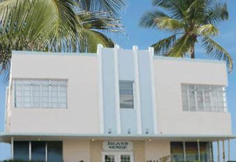 Island House South Beach allows 18 year olds to book a room