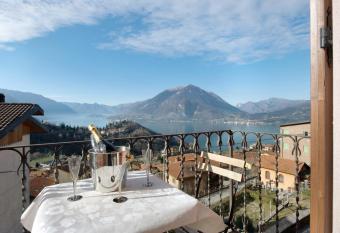 Quiet Villa has Balcony rooms