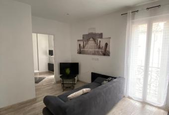 Jolie T2 centre ville de Beziers avec Garage has Balcony rooms