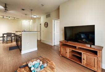 1 BR Dallas Suite,Central Location for activities has Balcony rooms