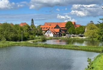 Hotel Zum Klosterfischer allows 18 year olds to book a room