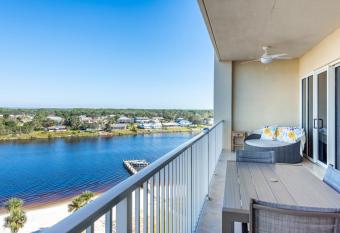 Sailmakers Place 703 has Balcony rooms