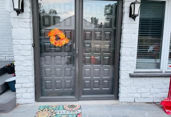 MT house allows 18 year olds to book a room