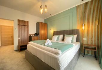 CoolKush Boutique has Balcony rooms