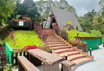 Rustcamps Glamping Resort has Balcony rooms