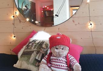 N  rine has Balcony rooms