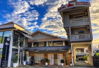 Pousada do Pescador allows 18 year olds to book a room