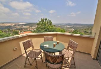Aaronsohn Holiday house has Balcony rooms