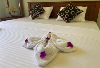 Nirosha Guest House has Balcony rooms