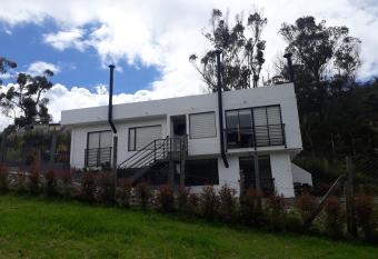 EcoApartamentos El Chocolatero La Calera allows 18 year olds to book a room